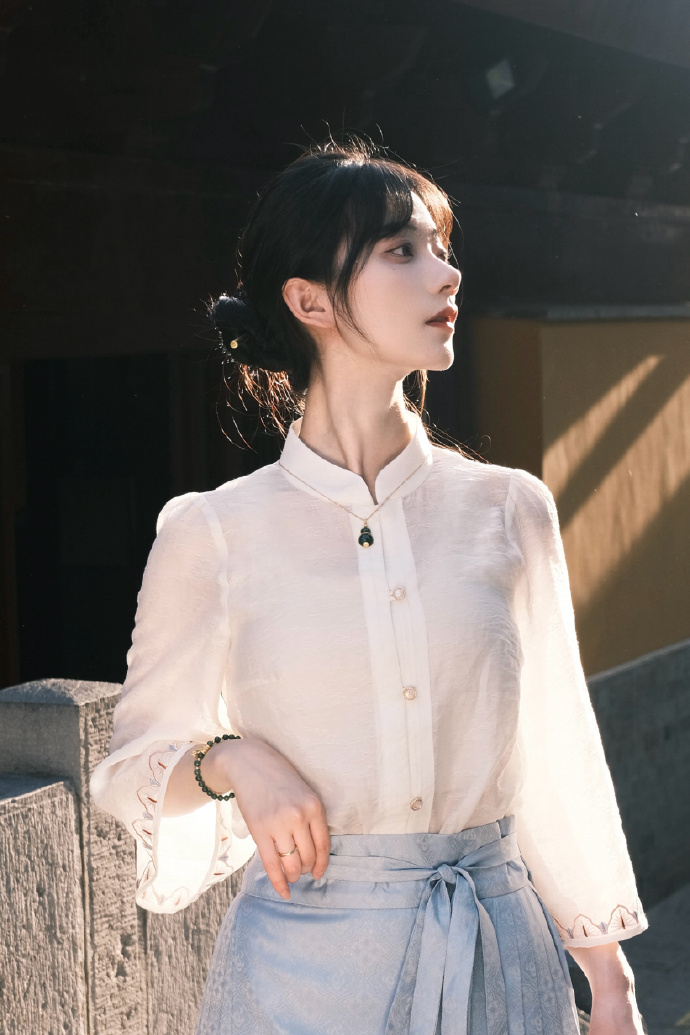 鬓边不是海棠红 封面